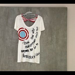 Moschino t shirt in great condition